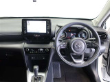 運転席は見晴らしが良く、運転しやすいレイアウトになっています。