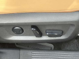 お好みのポジションが簡単に見つかる。運転席パワーシート