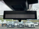 インテリジェント ルームミラーです。車両後方のカメラ映像をミラー面に映し出します。