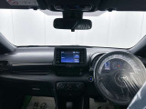 落ち着いたカラーの内装で、ゆったりと運転したい方に。