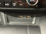 便利な充電用USBジャックも付いています☆周辺機器の充電にご利用頂けます☆