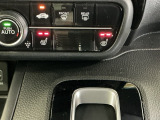 運転席/助手席シートヒーターで寒い日もすぐに温かくなり快適に過ごせます。2段階の温度調整が可能です