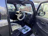 運転席入り口も広々