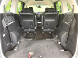 床下収納式のサードシートです。座席部分をコンパクトに収納でき、広大な荷室スペースとしてお使いいただけます!乗車人数や荷物の量など利用シーンに合わせて3列目を有効活用でき、とっても便利♪