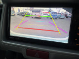バックカメラが付いており、駐車の際などに安心です。