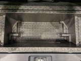 ラゲージデッキボードの下には大容量の収納ができる深底ラゲージアンダーボックス