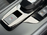 [電動パーキングブレーキ&オートブレーキホールド]信号待ち等で、ブレーキペダルを放しても、ブレーキを保ってくれます!!