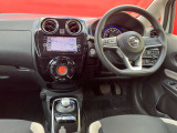 足元も広く運転しやすい!室内状態も良好です!衝突軽減エマージェンシーブレーキ・横滑り防止・車線逸脱警報・踏み間違い防止アシスト機能などの安心・安全装備が充実!