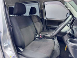 ゆったりとした運転席廻り♪