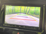 【バックカメラ】駐車時に後方がリアルタイム映像で確認できます。大型商業施設や立体駐車場での駐車時や、夜間のバック時に大活躍!運転スキルに関わらず、今や必須となった装備のひとつです!