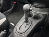 操作が簡単なシフトレバーですのでストレスなく運転が出来ますよ!