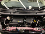 エンジンルームもクリーニング済みできれいですよ。日産の整備士がしっかりと丁寧に点検していますので安心してお乗りいただけます