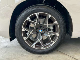 サービスにはドイツ本国と同様に教育と訓練を受け、BMWを知り尽くした「マイスター」が数多く在籍しております。360度による納車前点検整備で、お客様に安心と安全をお届けいたします。