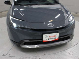 プリクラッシュセーフティに交差点右折時の対向直進車、ならびに右左折時の対向方向から横断してきた歩行者・自転車運転者も検知可能にした「Toyota Safety Sense」を装備しています。