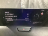 フォワードセンシングカメラで認識した交通標識をディスプレイに表示し、交通標識の見落とし防止を図り、安全運転を支援します。