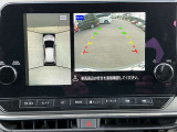 アラウンドビューモニターです。上空からお車の周りを見る感覚で表示されますので、車庫入れも簡単