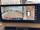 アラウンドビューモニターまるで車を真上から映したような映像で、前後左右の感覚が分かります♪車庫入れや駐車時に大活躍の機能です。