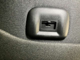 (快適パックに含まれる装備)後席USBポートタイプC・車内で携帯電話などの充電が可能です