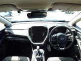 シンプルで機能的な運転席まわり。車お操作することを重視したインテリア。
