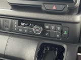 【 オートエアコン 】車内温度を感知して自動で温度調整をしてくれるのでいつでも快適な車内空間を創り上げます!//