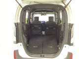 自社整備工場で点検整備をおこなってからお渡ししています。車検が残っている場合は『12ヶ月点検整備』を、車検整備付きの場合は『車検整備』をおこないます。整備費用は車両本体価格に含まれています。
