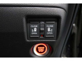 ◆◆両側電動スライドドア!!荷物で手が塞がる時など簡単にドアの開閉が出来ます!何より力いらずで開閉OK!女性やお年寄りにも優しい♪電動機能はOFFにもできますから元気なお子様の駆け出しも安心!