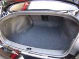 大きなお荷物も広々としたトランクに載せる事が出来ます。うれしいですね。