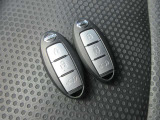 『インテリジェントキ-』機械的な鍵を使用せずに車両のドアの施錠/解錠、エンジン始動が可能なシステムです!(スペアキ-付き)