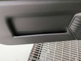 パワーウィンドウのスイッチですよ。運転席に居ながら窓を開け閉めのコントロールできます。