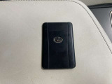 ドアの開閉時、両手が荷物で塞がっている時はキーレスでのカギの解除が大変ですよね。スマートキーはポケットやバッグに入れておけば、ノブに触れただけでロックの解除が可能です。とても便利な機能です。