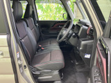 広々とした空間で、ゆったりとくつろげるシートが魅力です。シートアレンジも可能で、荷物をたくさん積むこともできます。快適な空間設計を体感してください。
