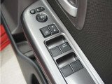 ◆パワーウィンドウスイッチ◆運転席から全席の窓の開閉操作を行うことが出来いつでも換気ができます!
