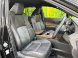 運転席シート廻りは使用感も少なく、良好な状態となっています。前オーナー様が丁寧に使っていたことがよくわかりますね。