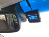 自社整備工場で点検整備をおこなってからお渡ししています。車検が残っている場合は『12ヶ月点検整備』を、車検整備付きの場合は『車検整備』をおこないます。整備費用は車両本体価格に含まれています。