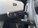 ●アダプティブクルーズコントロール『設定した速度で前方車両に追いつくと、安全な車間距離を自動で調整して前方車両を追従します。長距離ドライブでの疲労を軽減する大変重宝する機能です。』