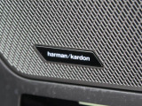 【ハーマンカードン】優れた音響技術と先進性の高いデザインが融合した、上質なインテリアのようなハイクオリティ・オーディオシステムを提供。ドライブで音楽をお楽しみください♪