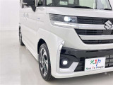 フォグランプ装着車です。暗い夜道の車両前方を明るく照らします