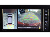 車を上から見下ろした視点で駐車をサポートするパノラマビューを搭載。運転席から確認しにくい車両周囲の状況を確認できます。