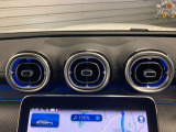 バックカメラにより駐車時の後方確認も楽にできます。