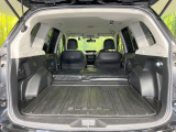 後席を格納すると、これだけの広さが!シーンに合わせたシートアレンジで、大きな荷物も積むことが出来ます♪