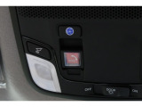緊急通報ボタンが装備されています。ホンダコネクト対応。ご利用には、Honda Total Care プレミアムのご加入が必要です。