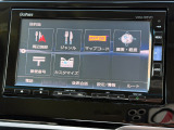 使いやすく、見やすいナビモニター。オーディオ操作もタッチパネルで簡単楽々。