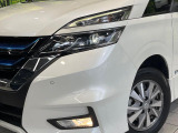 【LEDヘッドライト】悪天候や夜間走行時も良好な視界を確保し安心して運転できる高輝度LEDヘッドライトを装備!点灯速度が早く、消費電力も抑えられています。