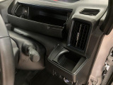 当店でご購入頂いた車両は全車車検整備又は法定12か月点検を行い、エンジンオイル・オイルフィルター・フロントワイパーゴム・バッテリーの交換を行っています、整備費用は本体に含まれてますので安心ですよ♪