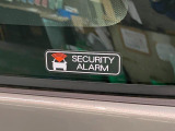 品質へのこだわり!フロアマットやシートなど車内をキレイに清掃し、ニオイや汚れなどを徹底的にクリーニングしてもらっております。室内はピカピカです☆