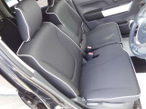 運転席の表皮や使用状態を確認できます。