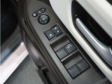 ◆パワーウィンドウスイッチ◆運転席から全席の窓の開閉操作を行うことが出来いつでも換気ができます!