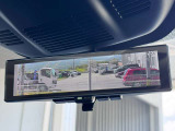 インテリジェントルームミラー搭載で、車の後方に設置されたカメラ映像を映し出してシートバックやヘッドレスト、同乗者に視界が遮られることがなく視認性が非常に良いです