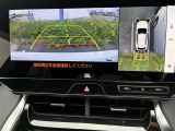 パノラミックビューモニター付きです。車両を上から見たような映像をディスプレイオーディオ画面に表示。運転席からの目視だけでは見にくい、車両周辺の状況をリアルタイムでしっかり確認できます。