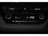 【エアコンまわり】 各操作スイッチなども使いやすい位置に配置されています。